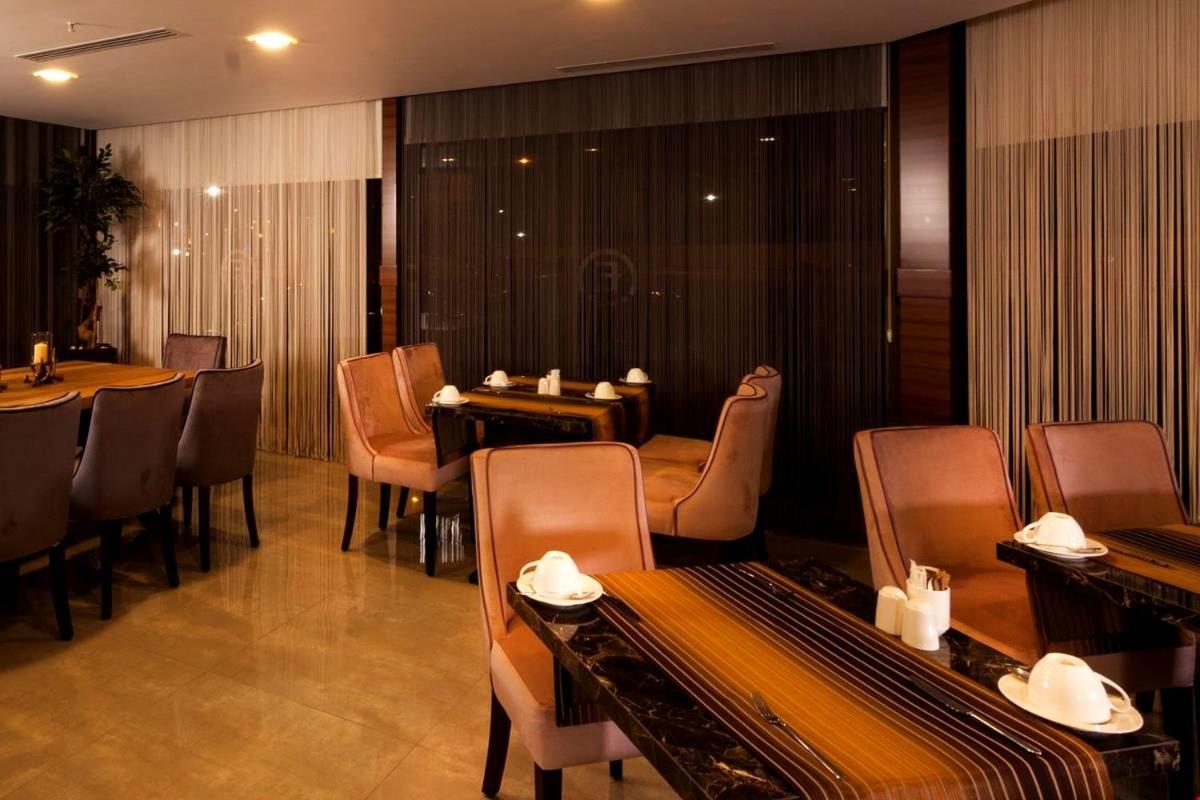 Majura Hotel Business İzmir Buitenkant foto