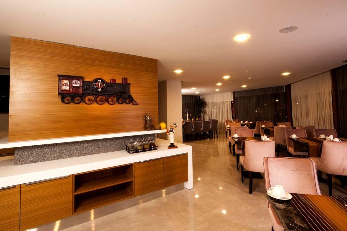 Majura Hotel Business İzmir Buitenkant foto
