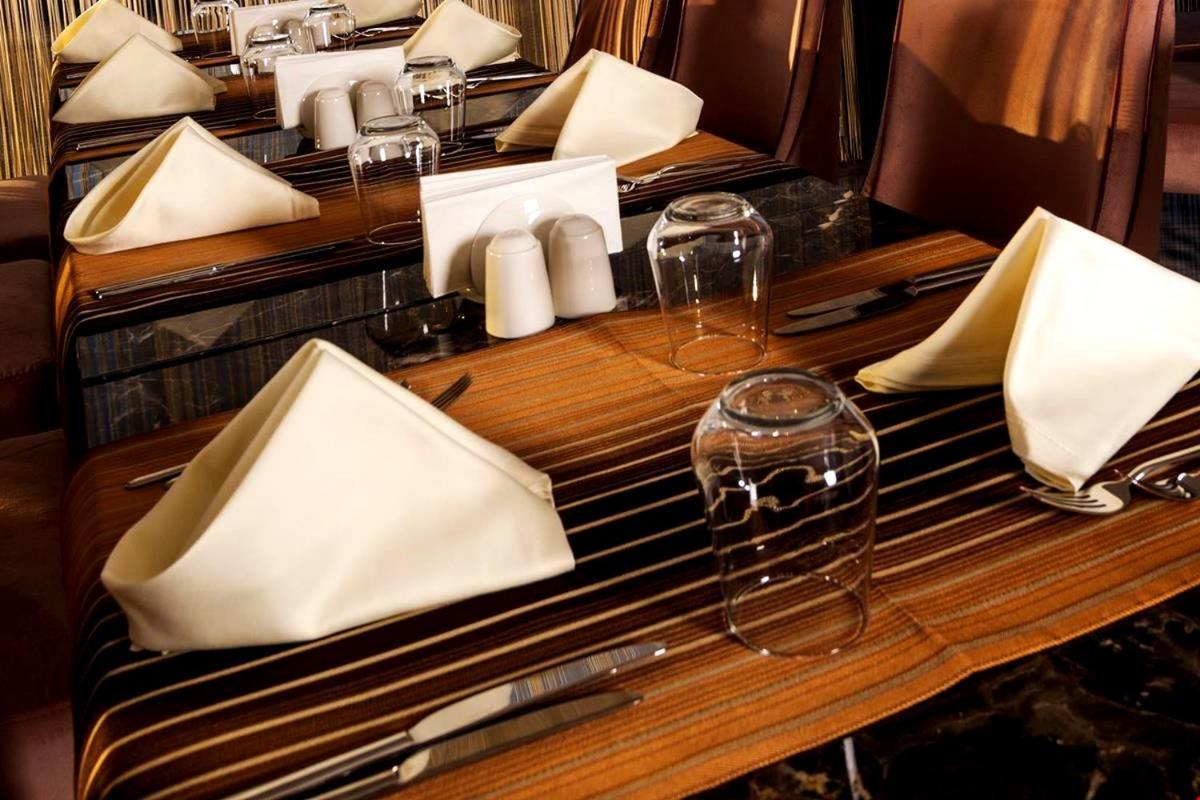 Majura Hotel Business İzmir Buitenkant foto