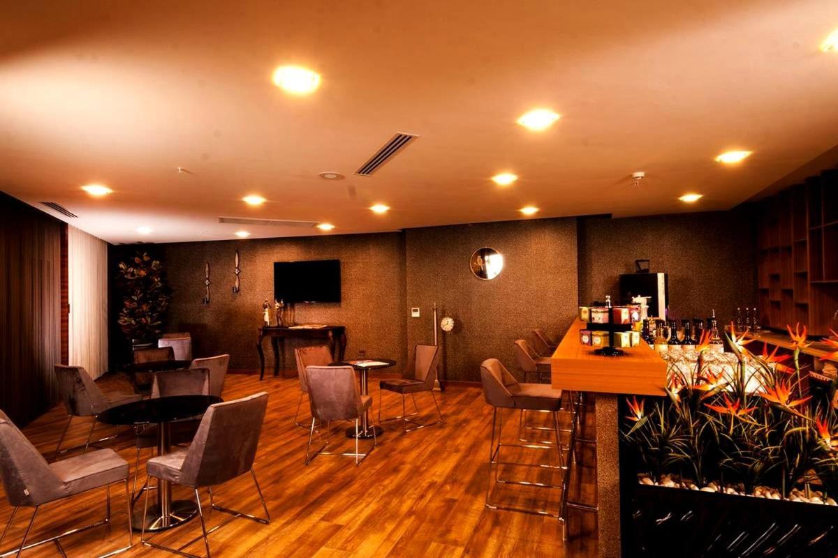 Majura Hotel Business İzmir Buitenkant foto
